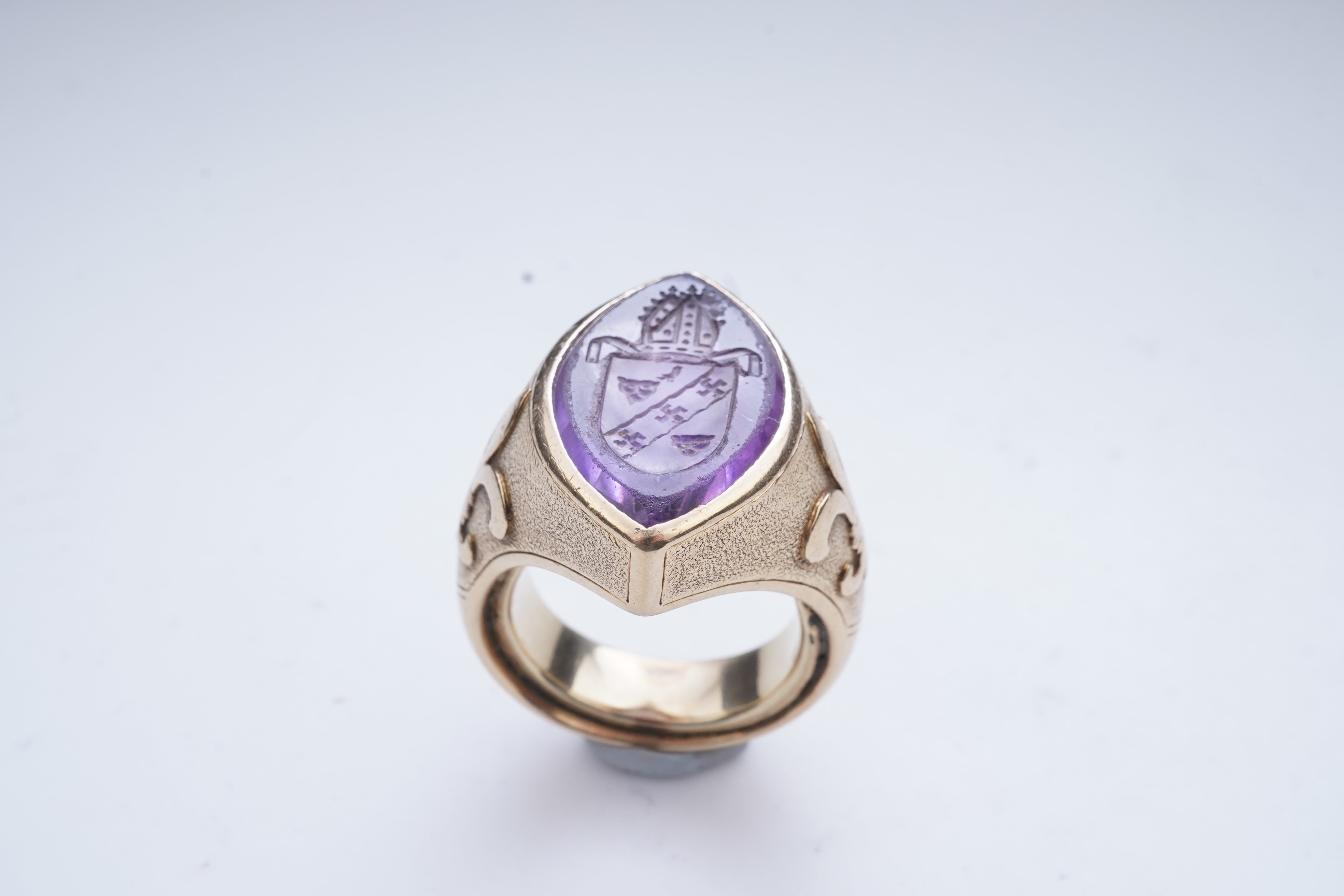 A gold and amethyst episcopal ring, early 20th century